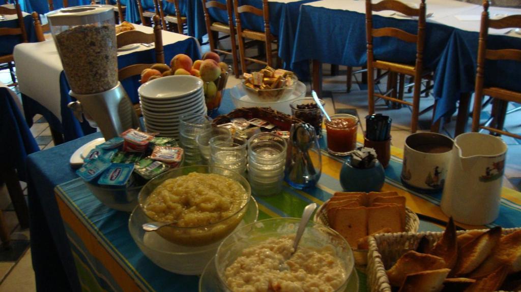 Hotel Pikassaria ساري المظهر الخارجي الصورة